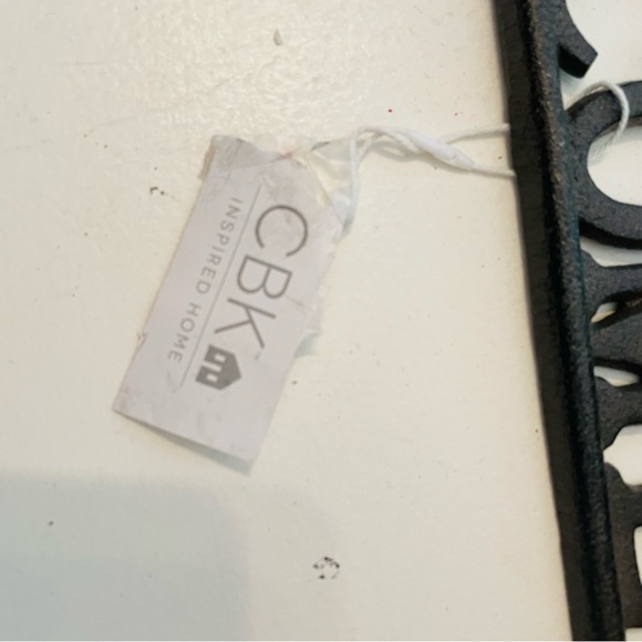 CBK Inspired Home Metal Welcome Arrow Decor Sign - Picture 5 of 5